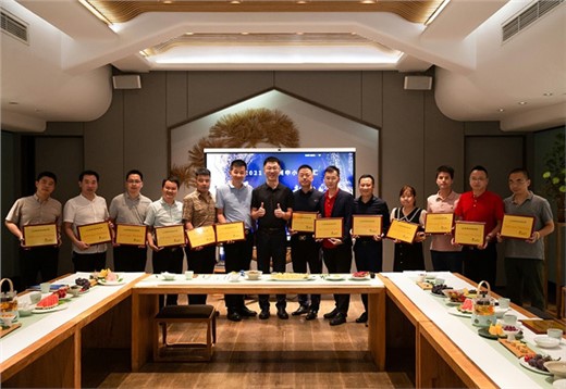 聚梦想再起航 天金冈赴会苏州广电授牌仪式