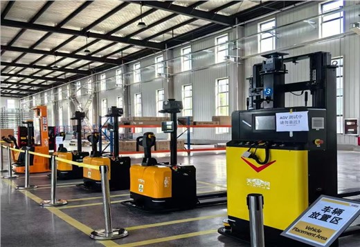 航天航空重载精密转运！天金冈AGV搬运机器人护航智造